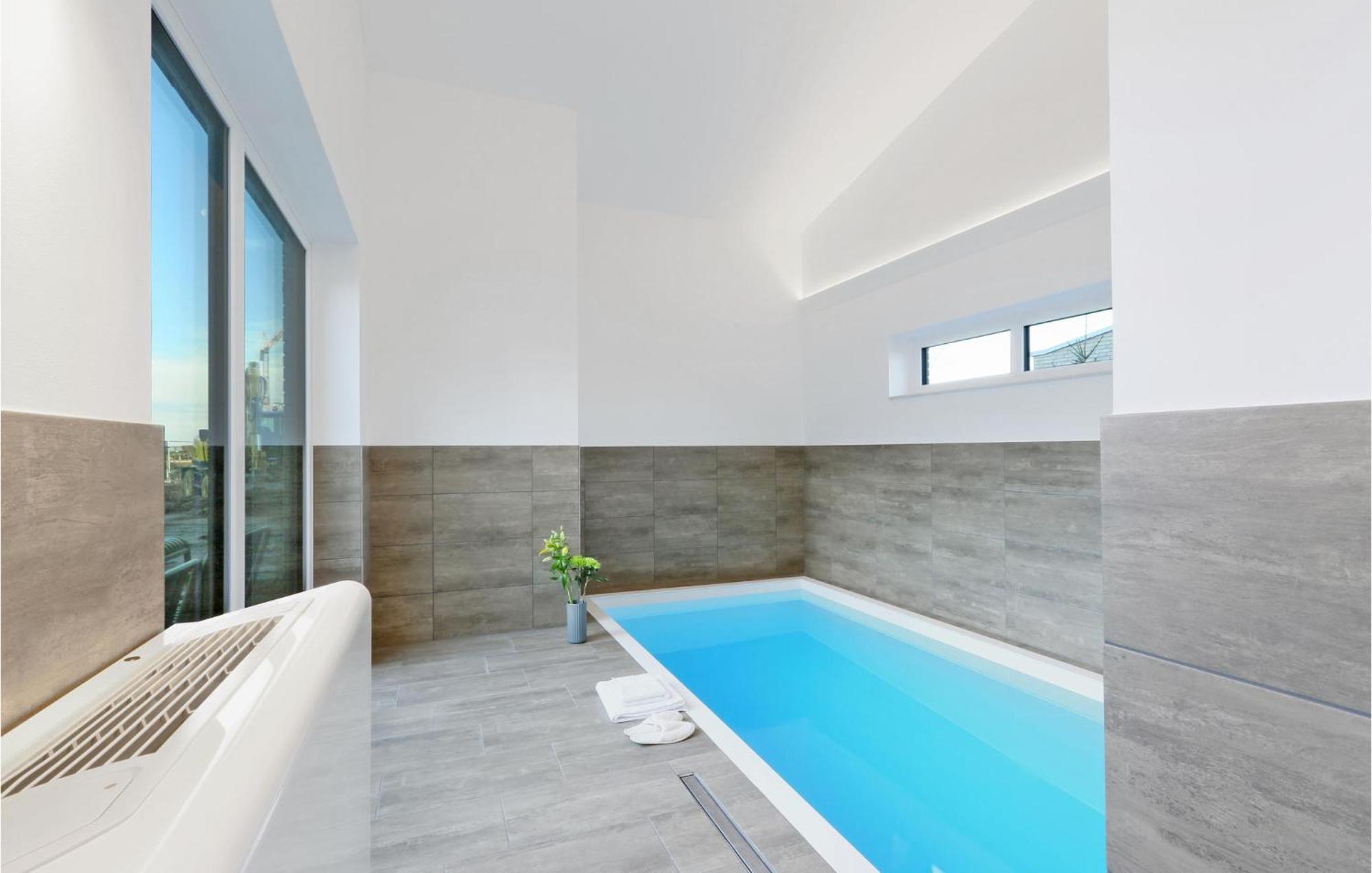 Nice Home In Lembruch-Duemmer See With Sauna Экстерьер фото