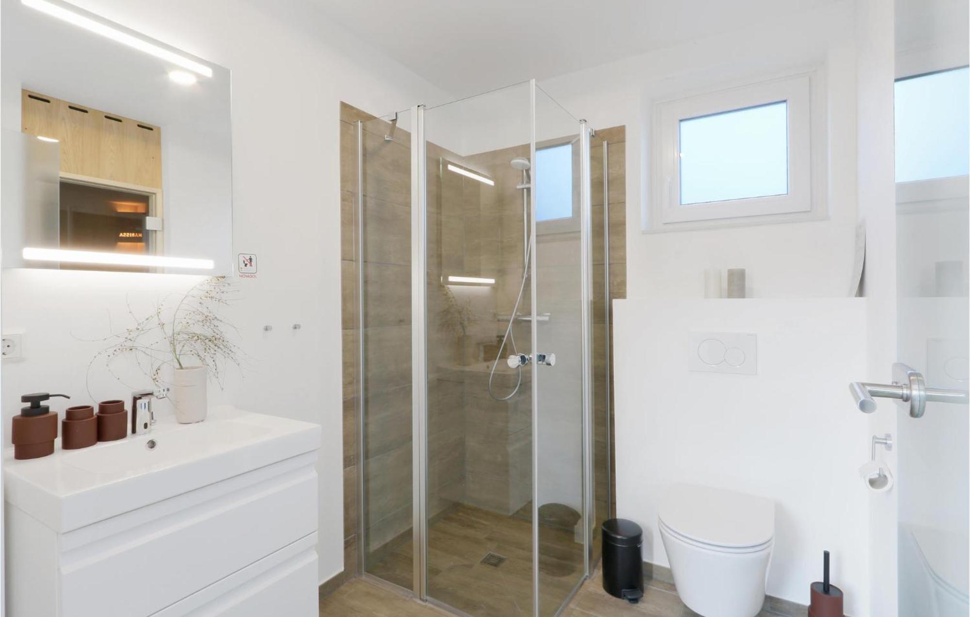 Nice Home In Lembruch-Duemmer See With Sauna Экстерьер фото